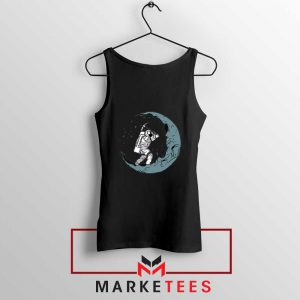 Astronaut Digging Moon Black Tank Top