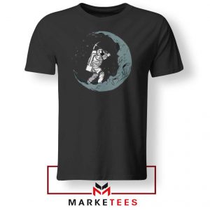 Astronaut Digging Moon Black Tshirt