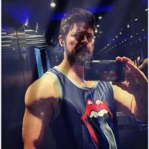 Karl Urban Retro Bootleg 90s Graphic Tee